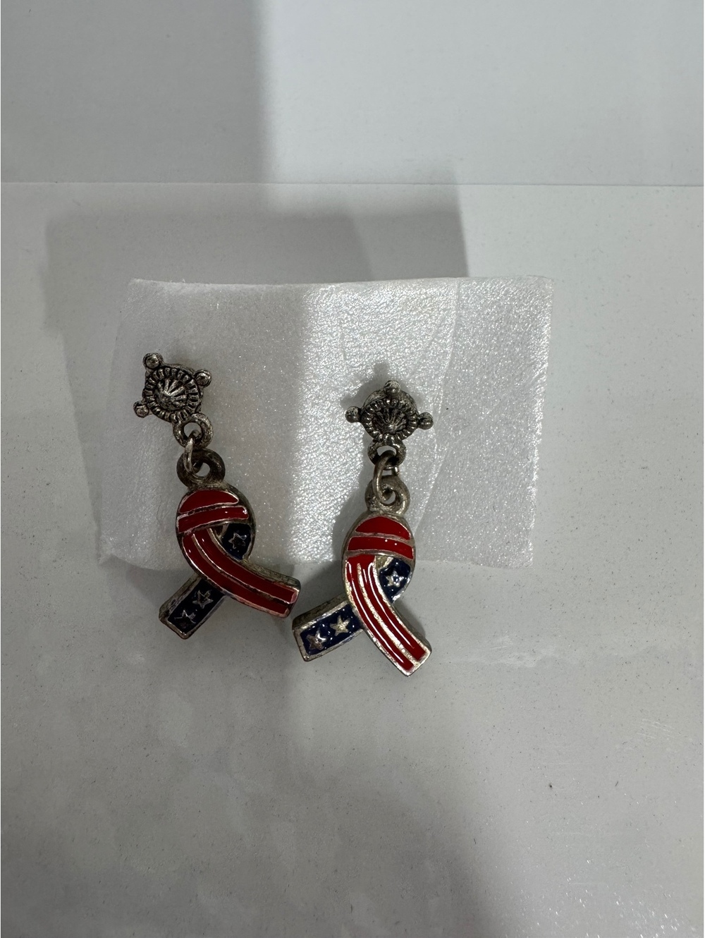 Patriotic Ribbon Dangle Earrings with American Flag Design